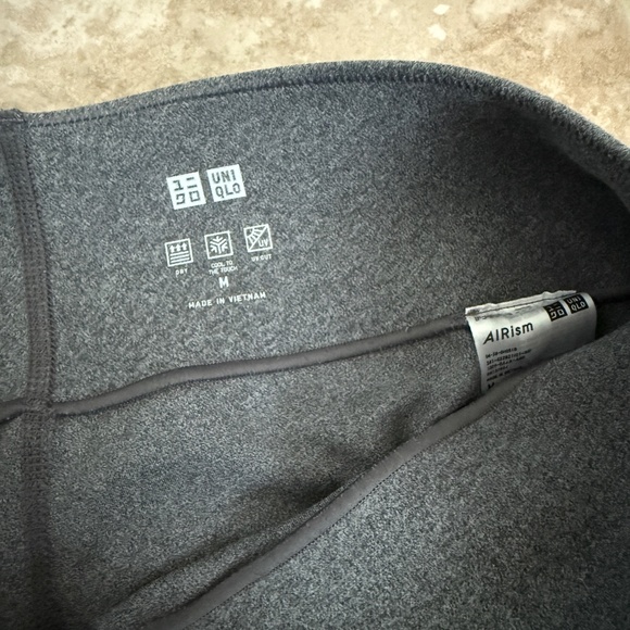 Like new exercise leggings/shorts - Picture 3 of 13